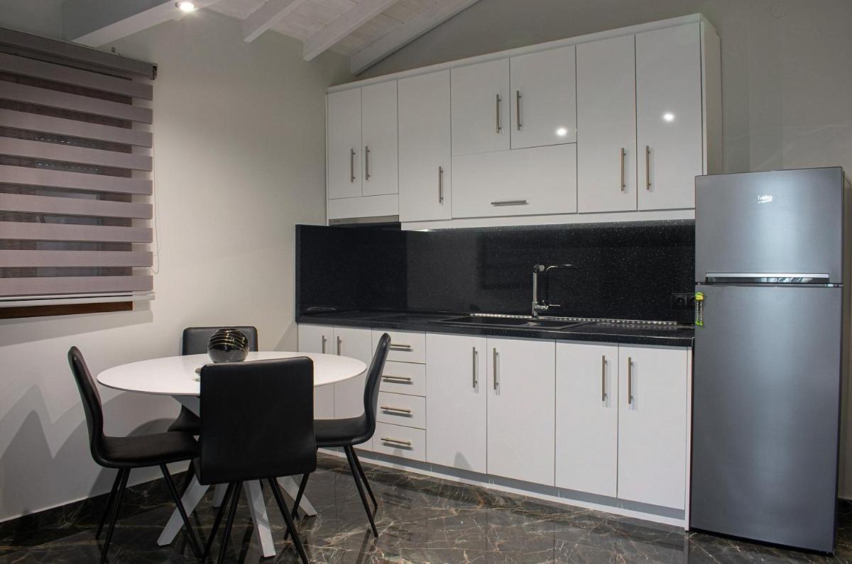 Stamos Apartments And Studios ブアブロウ 部屋 写真